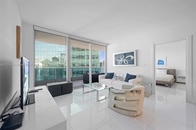 4 of 35 - 200 Biscayne Blvd Way 4311, Miami, FL
