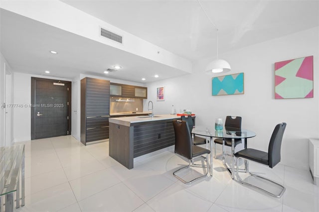 5 of 35 - 200 Biscayne Blvd Way 4311, Miami, FL