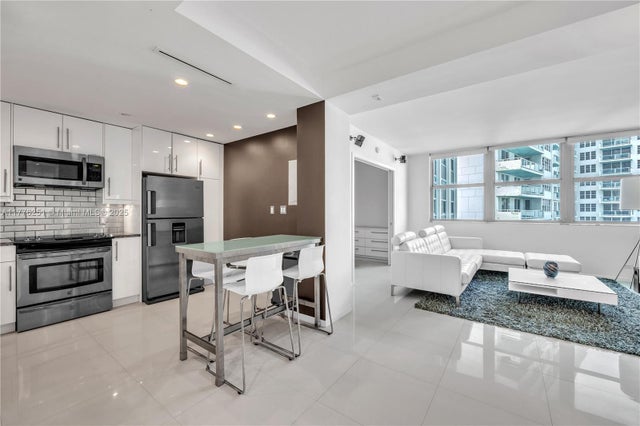 3 of 30 - 5055 Collins Ave 7a, Miami Beach, FL