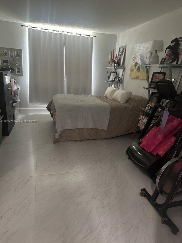 4 of 26 - 1080 94 St 110, Bay Harbor Islands, FL