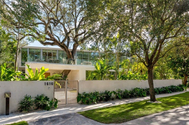 1616 Onaway Dr, Miami