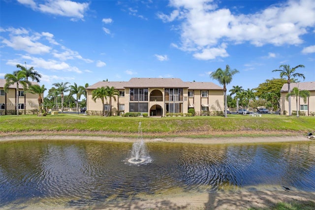 3 of 35 - 336 Pine Ridge Cir B-1, Green Acres, FL