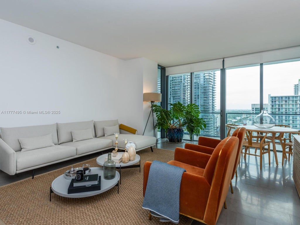 68 Se 6th St 2304, Miami