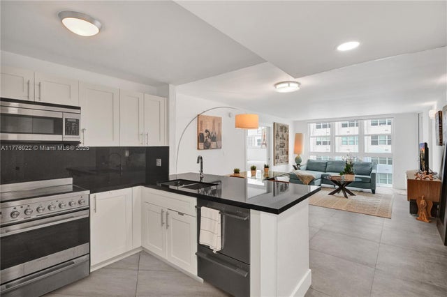 5 of 48 - 1228 West Ave 603, Miami Beach, FL
