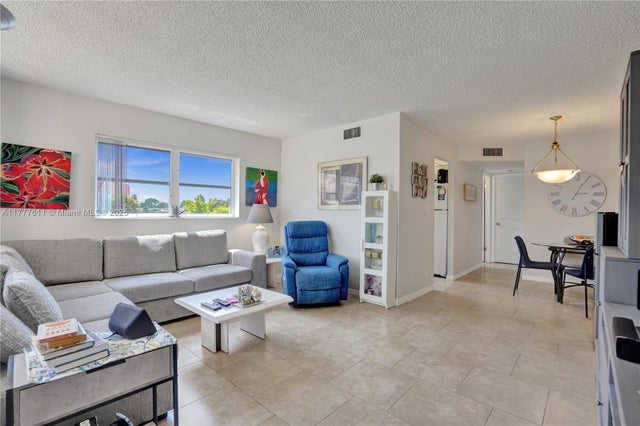 2 of 41 - 9121 Sunrise Lakes Blvd 101, Sunrise, FL
