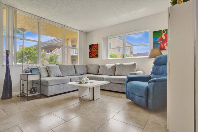 3 of 41 - 9121 Sunrise Lakes Blvd 101, Sunrise, FL