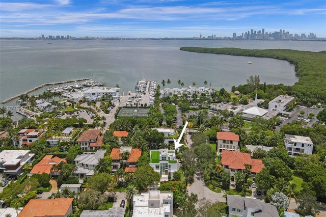 2 of 80 - 201 Buttonwood Dr, Key Biscayne, FL