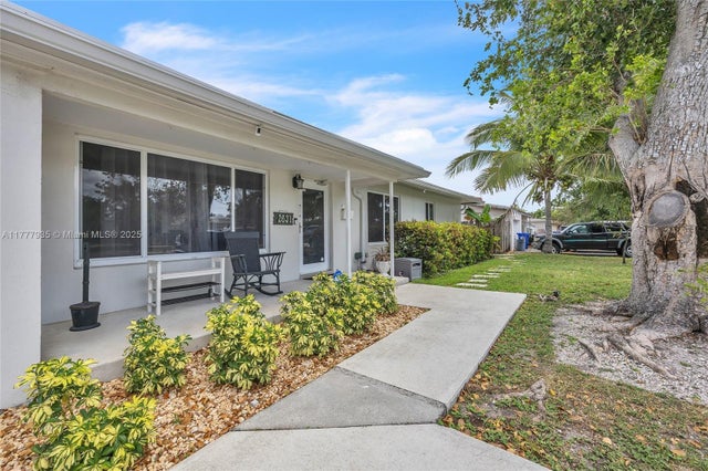 1 of 32 - 2631 Ne 19th St, Pompano Beach, FL