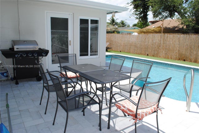 4 of 32 - 2631 Ne 19th St, Pompano Beach, FL