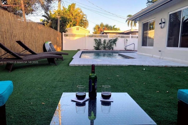 5 of 32 - 2631 Ne 19th St, Pompano Beach, FL