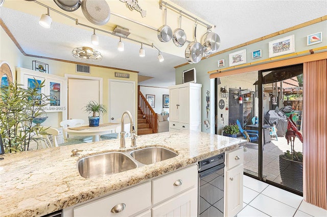 4 of 48 - 11861 Sw 13th Ct, Davie, FL