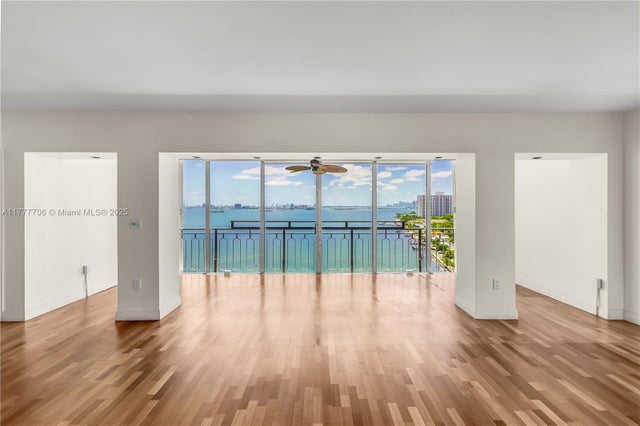 11111 Biscayne Blvd 16g, Miami