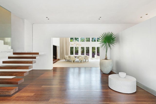 4 of 37 - 1500 W 23rd St, Miami Beach, FL