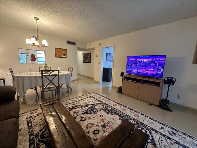 5 of 41 - 4000 Nw 44th Ave 306, Lauderdale Lakes, FL