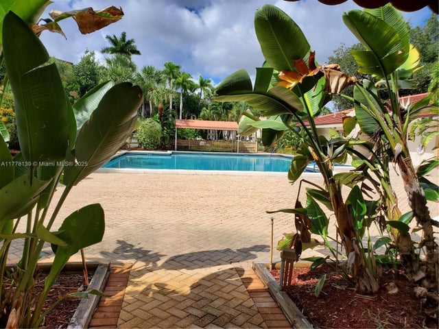 5550 Nw 44th St 111b, Lauderhill