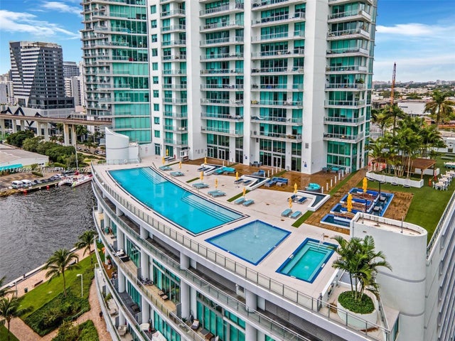 1 of 46 - 92 Sw 3rd St 4703, Miami, FL