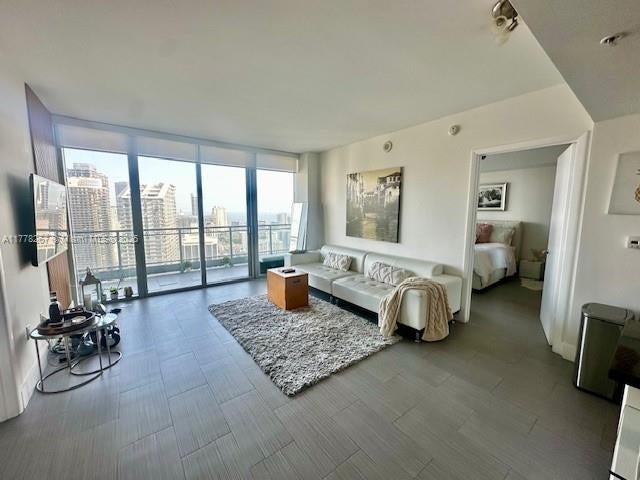5 of 46 - 92 Sw 3rd St 4703, Miami, FL