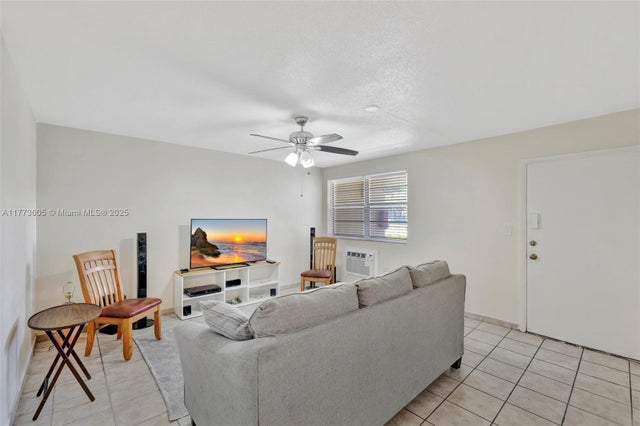 4 of 28 - 1395 Ne 167th St 104, Miami, FL