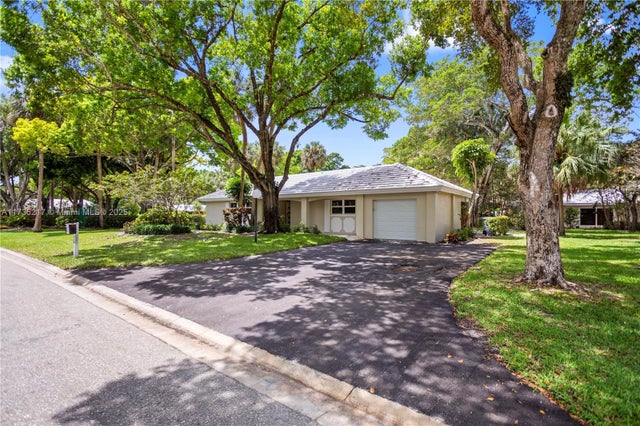 1 of 58 - 809 Cypress Blvd, Pompano Beach, FL