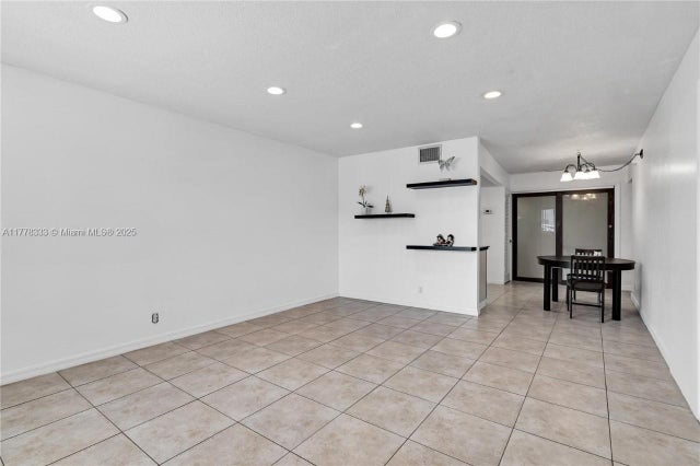 4 of 21 - 2175 Ne 56th St 107, Fort Lauderdale, FL