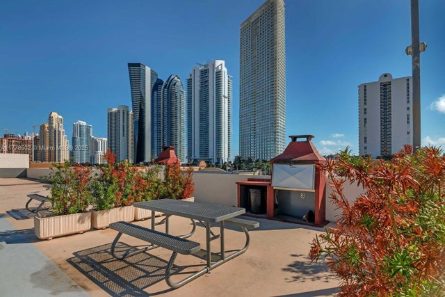 3 of 18 - 17021 N Bay Rd 322, Sunny Isles Beach, FL