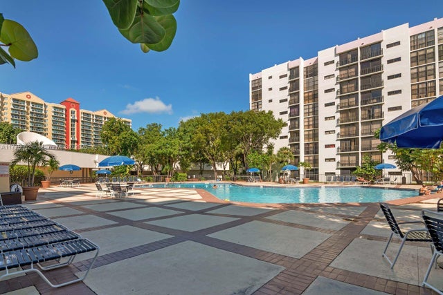 5 of 18 - 17021 N Bay Rd 322, Sunny Isles Beach, FL
