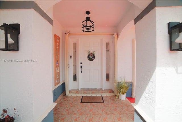 3 of 40 - 14426 Nw 88th Ave, Miami Lakes, FL