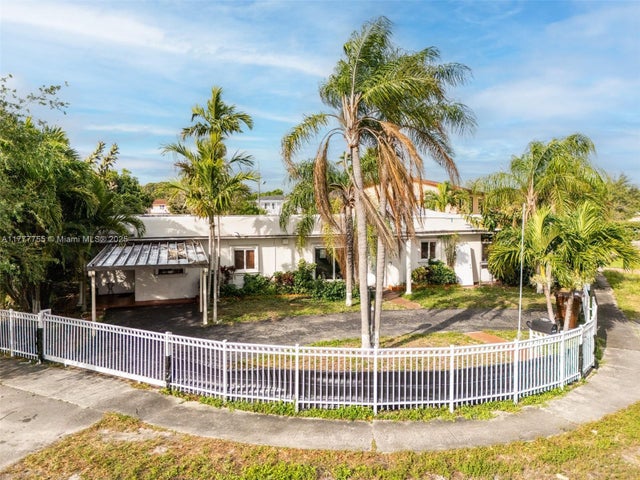 1 of 9 - 660 E 10th Pl, Hialeah, FL