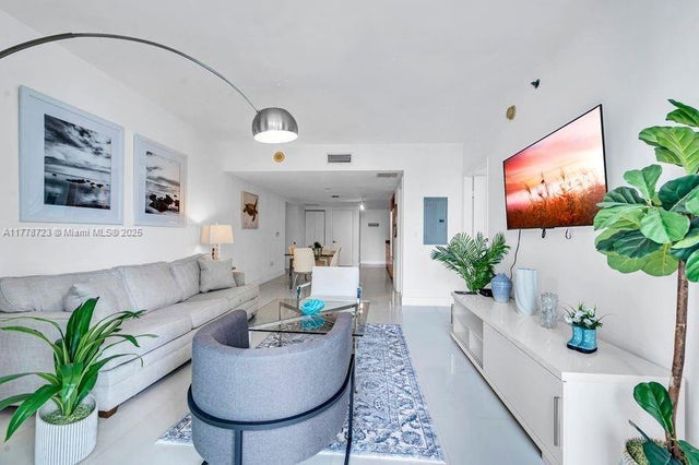 1 of 17 - 485 Brickell Ave 1711, Miami, FL