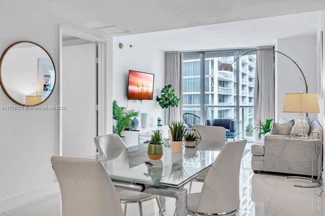 5 of 17 - 485 Brickell Ave 1711, Miami, FL