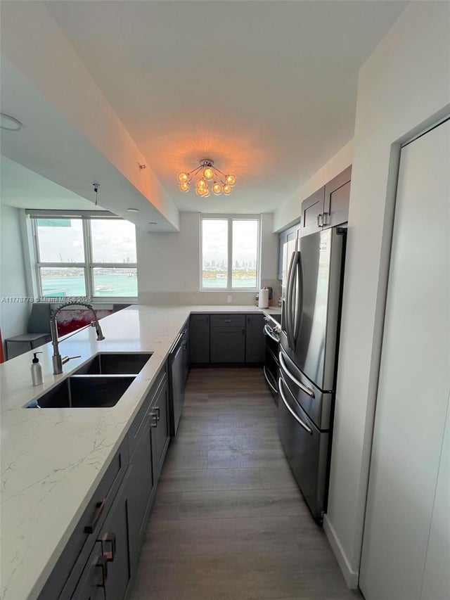 5 of 37 - 650 West Ave 1001, Miami Beach, FL