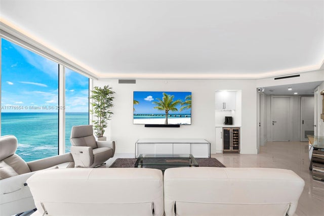 2 of 48 - 4775 Collins Ave 2607, Miami Beach, FL