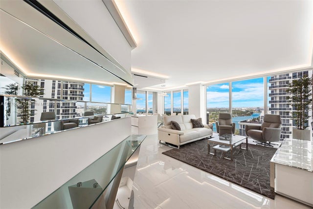 5 of 48 - 4775 Collins Ave 2607, Miami Beach, FL