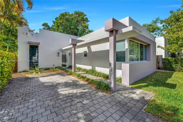 3 of 26 - 548 Ne 70th St, Miami, FL
