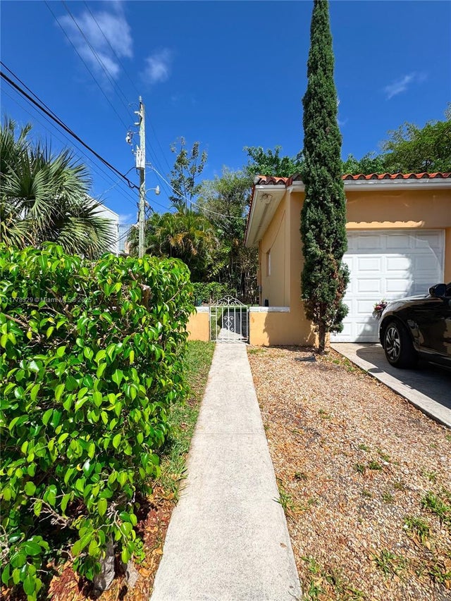 4 of 20 - 2715 Galiano St, Coral Gables, FL