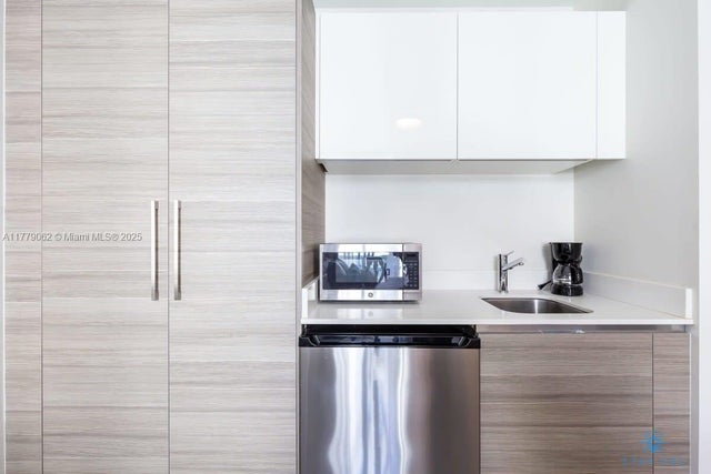 4 of 39 - 777 N Ocean Dr S503, Hollywood, FL