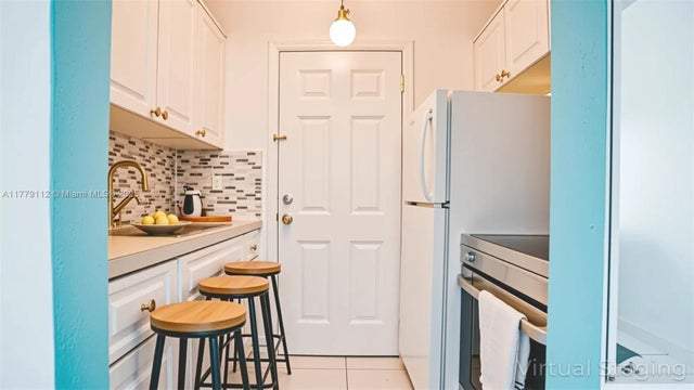 2 of 15 - 3030 Collins Ave 2f, Miami Beach, FL
