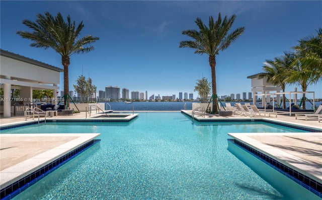 4 of 63 - 17301 Biscayne Blvd 2209, North Miami Beach, FL