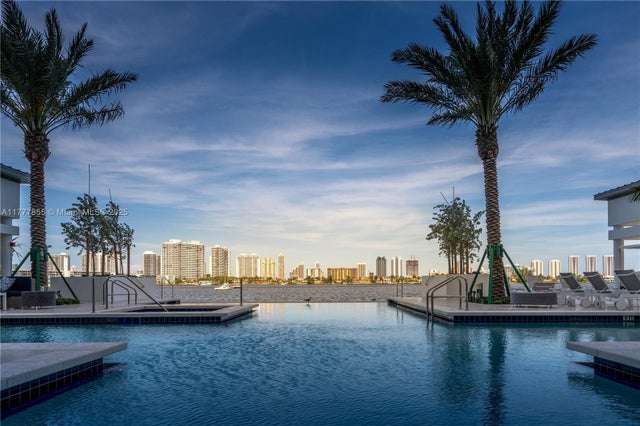 5 of 63 - 17301 Biscayne Blvd 2209, North Miami Beach, FL