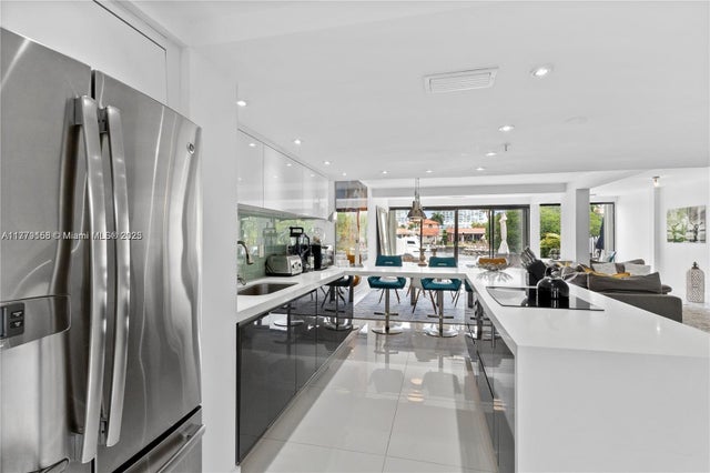4 of 24 - 387 Poinciana Dr 1211, Sunny Isles Beach, FL