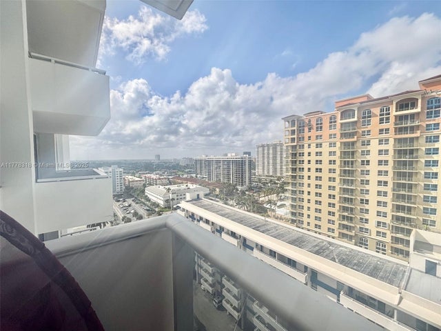 2 of 30 - 3140 S Ocean Dr 1508, Hallandale Beach, FL