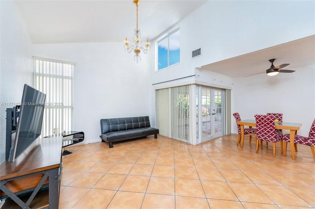 4 of 41 - 1007 Nw 106th Ave Cir, Miami, FL