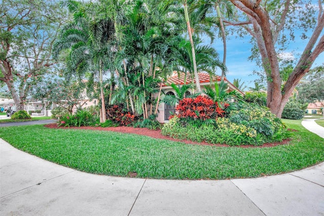 2 of 45 - 3272 Beechberry Cir, Davie, FL