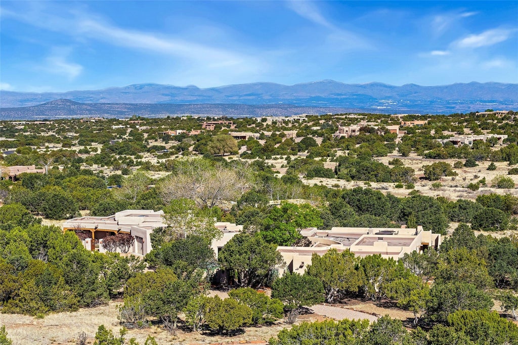 118 E Sunrise Drive, Santa Fe