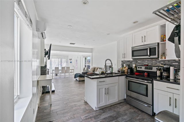 1 of 27 - 1843 Sw 4th Ave, Fort Lauderdale, FL