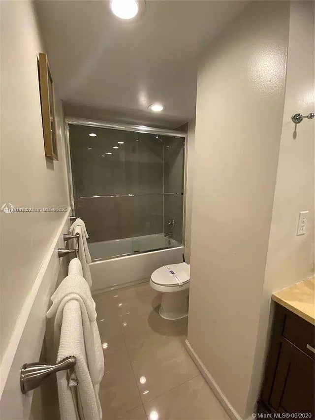 3 of 9 - 4001 S Ocean Dr 10k, Hollywood, FL