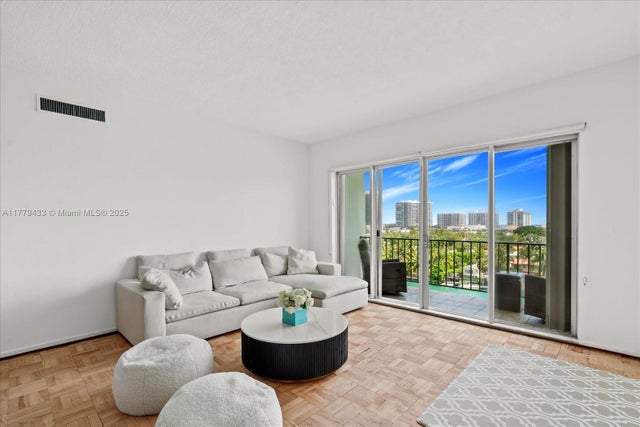 9341 E Bay Harbor Ph B, Bay Harbor Islands