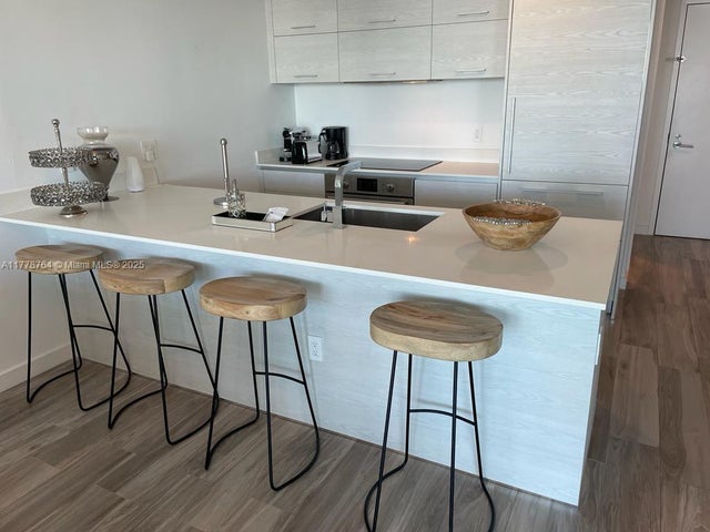 3 of 11 - 1300 S Miami Ave 3203, Miami, FL