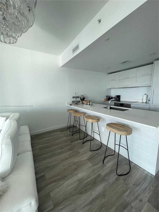 4 of 11 - 1300 S Miami Ave 3203, Miami, FL