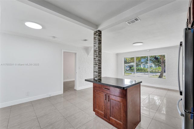 3 of 85 - 924 N 30th Rd, Hollywood, FL